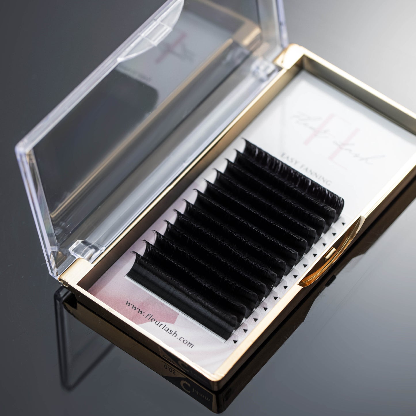 Easy Fanning Volume Lashes
